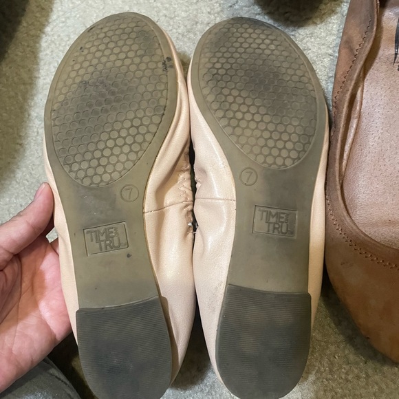 ❤️🔥SOLD❤️🔥4 pairs of Flats - Picture 2 of 16